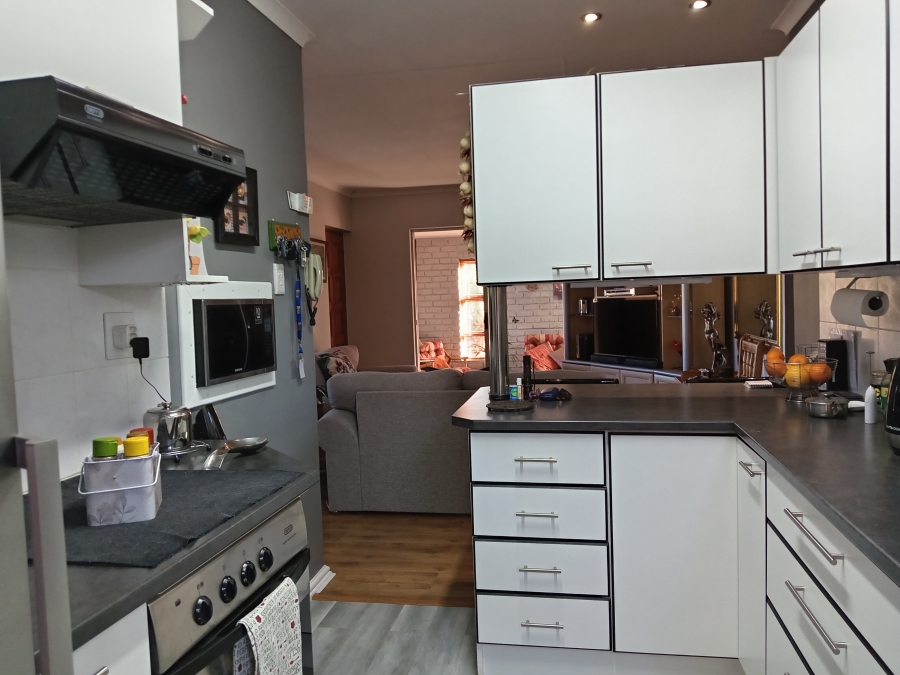 3 Bedroom Property for Sale in Strelitzia Park Eastern Cape